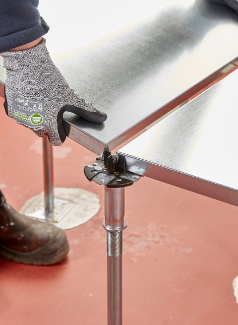 Kst Card Carousel Pedestals Desktop01